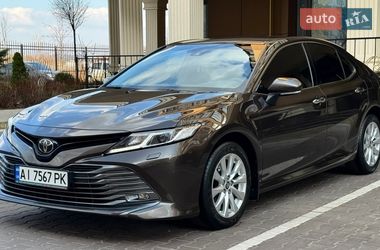 Седан Toyota Camry 2020 в Києві