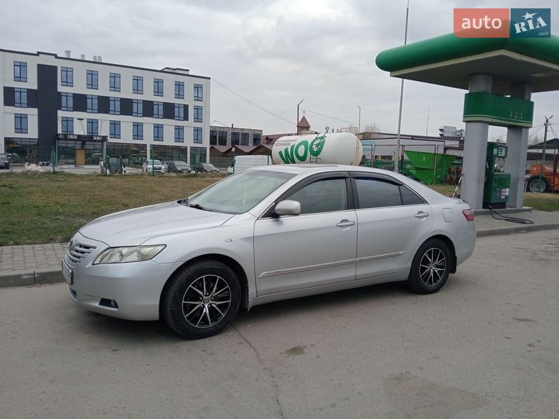 Седан Toyota Camry 2008 в Житомирі