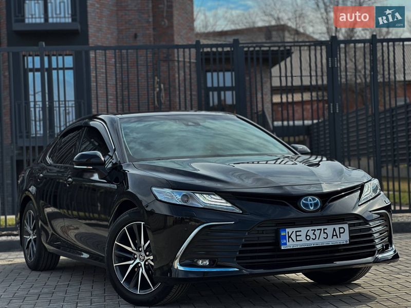 Toyota Camry 2021