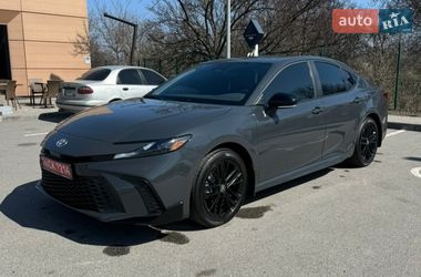 Седан Toyota Camry 2025 в Дніпрі