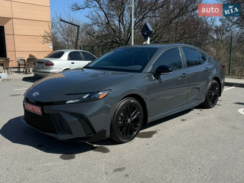 Седан Toyota Camry 2025 в Днепре