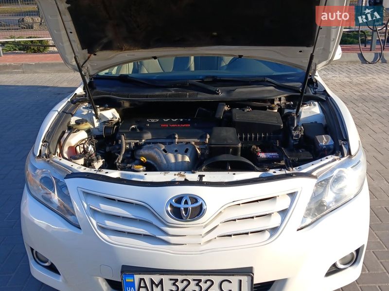 Седан Toyota Camry 2011 в Кременчуге