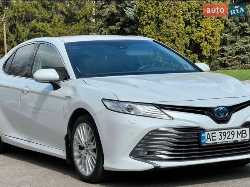 Toyota Camry 2019
