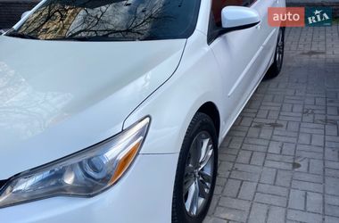 Седан Toyota Camry 2016 в Дніпрі