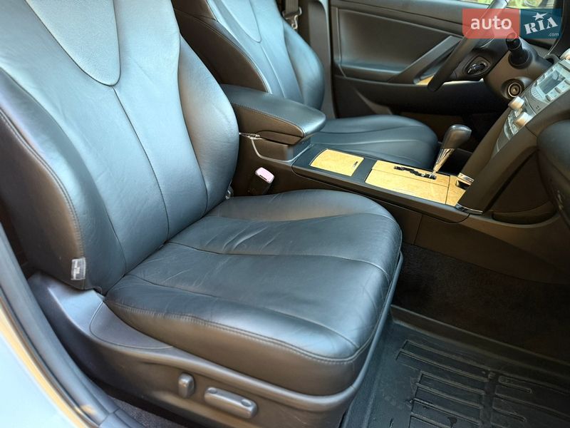Седан Toyota Camry 2007 в Киеве