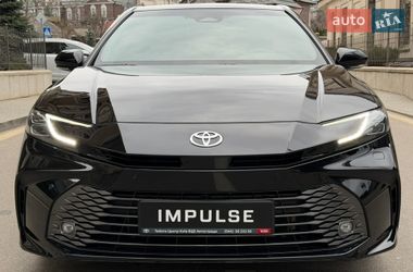 Седан Toyota Camry 2025 в Киеве