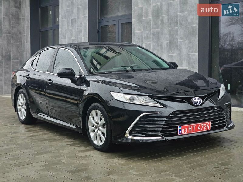 Седан Toyota Camry 2021 в Львове