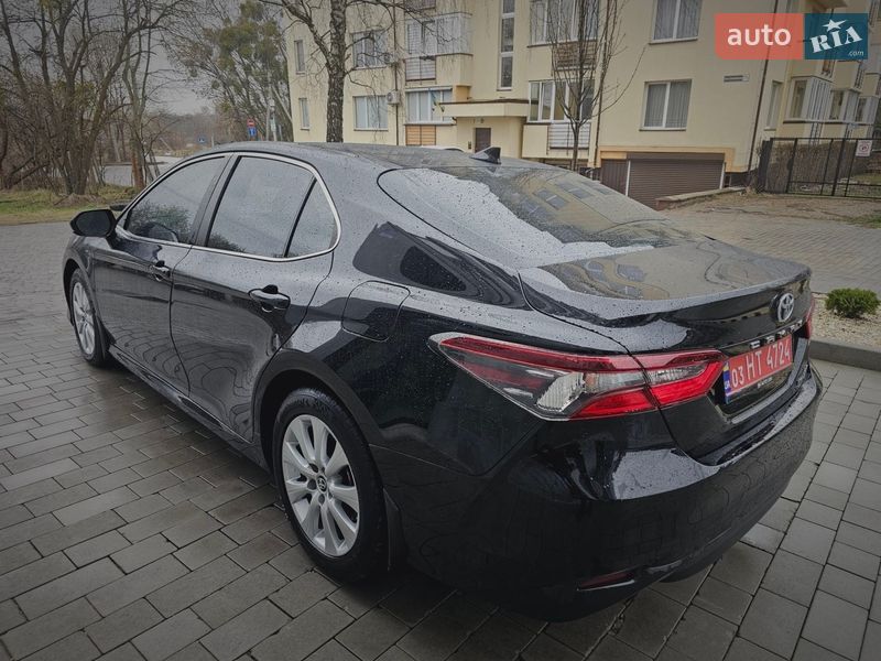Седан Toyota Camry 2021 в Львове