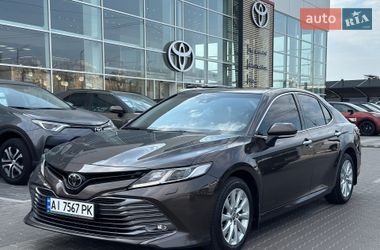 Седан Toyota Camry 2020 в Киеве