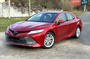 Седан Toyota Camry 2020 в Киеве