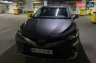 Седан Toyota Camry 2018 в Дніпрі