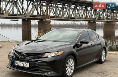 Седан Toyota Camry 2019 в Днепре
