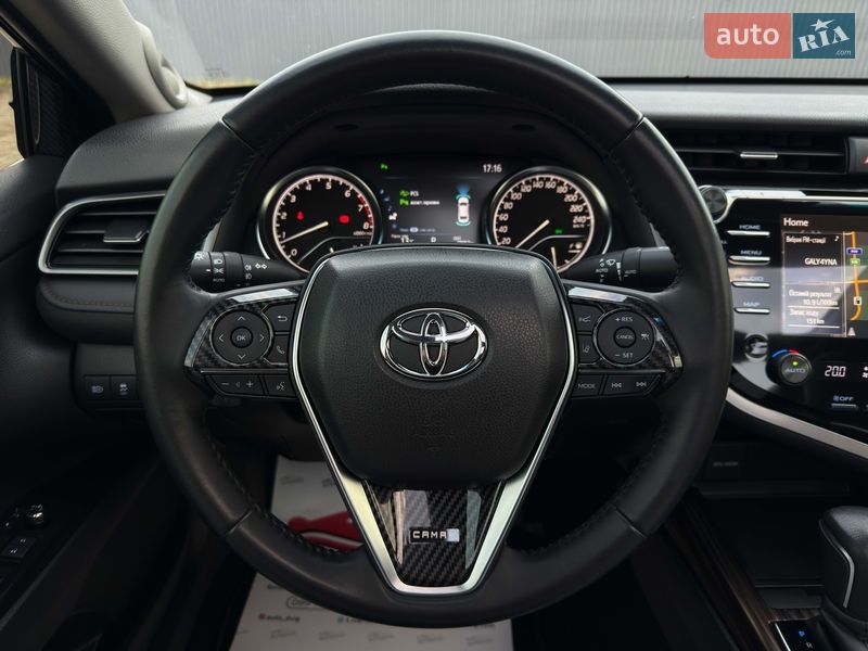 Седан Toyota Camry 2019 в Луцьку