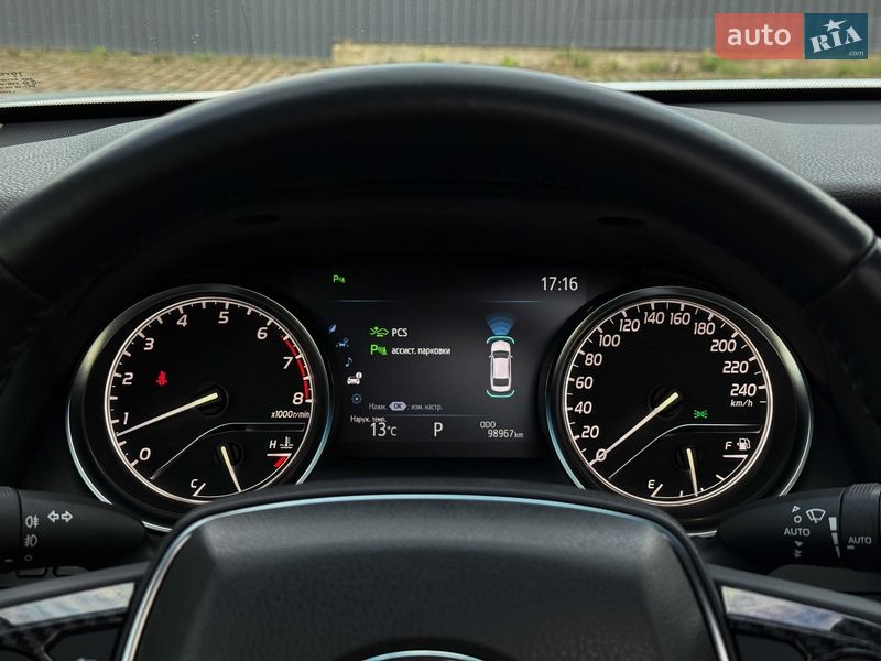 Седан Toyota Camry 2019 в Луцьку
