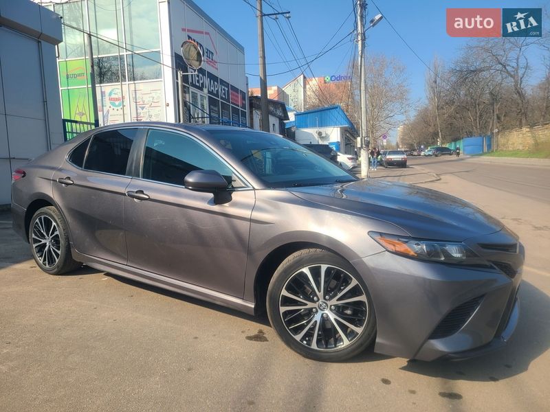 Toyota Camry 2019