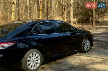 Седан Toyota Camry 2019 в Житомире