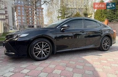 Седан Toyota Camry 2020 в Дніпрі