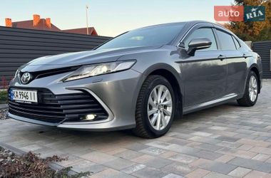 Седан Toyota Camry 2023 в Києві