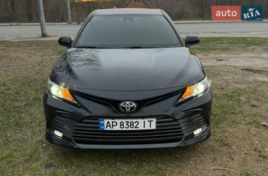 Седан Toyota Camry 2022 в Запоріжжі