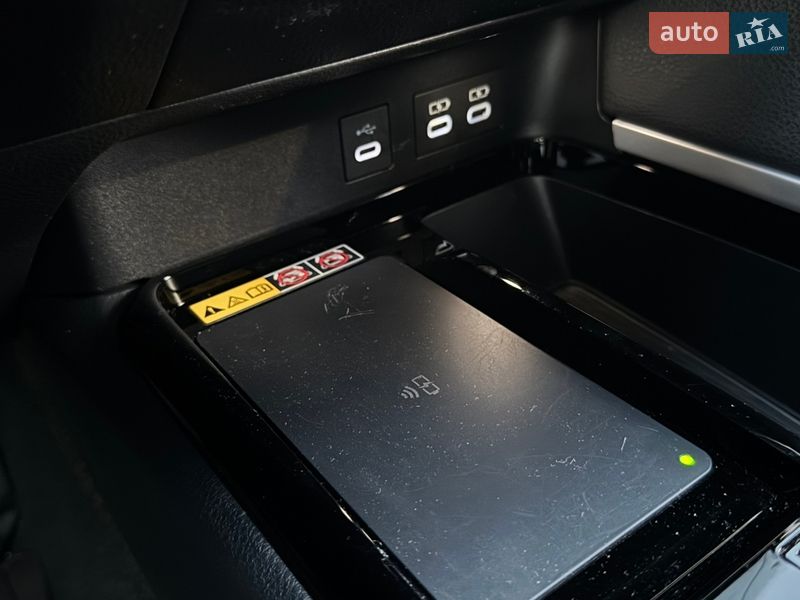 Седан Toyota Camry 2024 в Києві