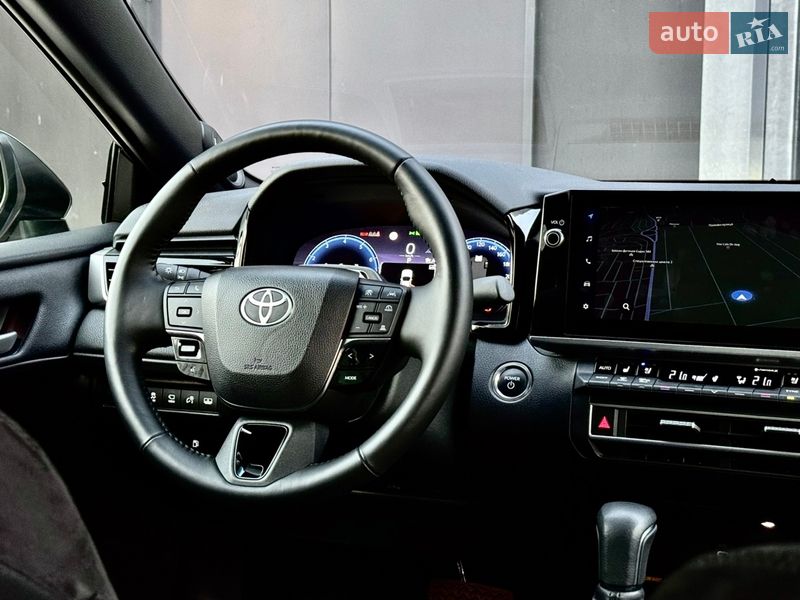 Седан Toyota Camry 2024 в Києві