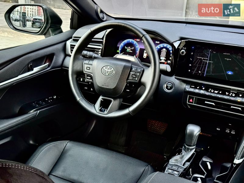 Седан Toyota Camry 2024 в Києві
