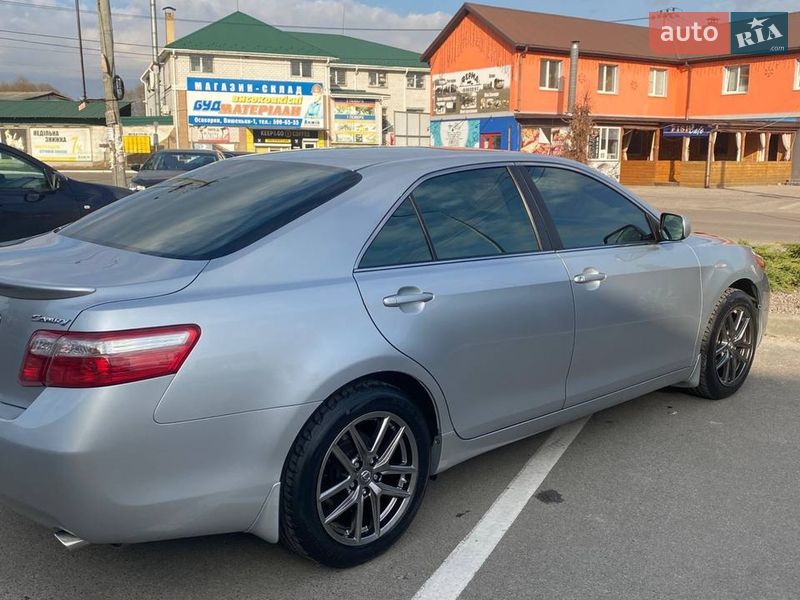 Седан Toyota Camry 2006 в Киеве