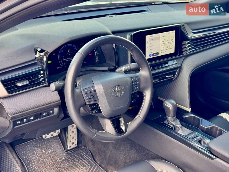 Седан Toyota Camry 2024 в Киеве