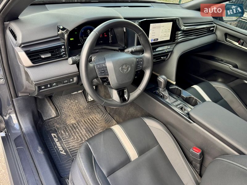 Седан Toyota Camry 2024 в Киеве