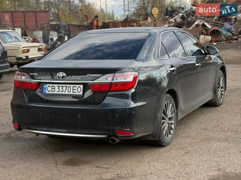 Седан Toyota Camry 2017 в Прилуках