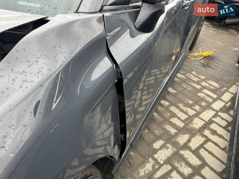 Седан Toyota Camry 2024 в Львові