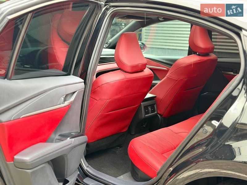 Седан Toyota Camry 2024 в Києві