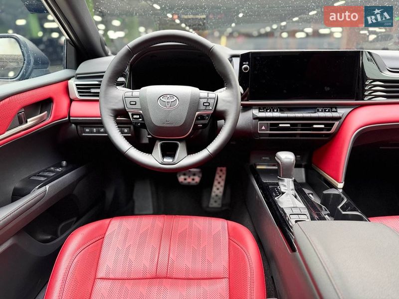 Седан Toyota Camry 2024 в Києві