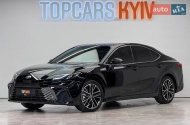 Седан Toyota Camry 2025 в Киеве