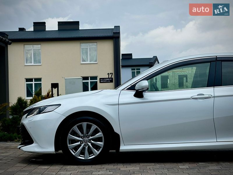 Седан Toyota Camry 2020 в Києві
