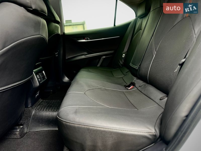 Седан Toyota Camry 2020 в Києві