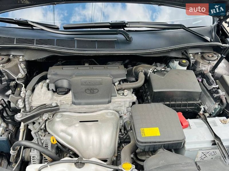 Седан Toyota Camry 2014 в Раздельной