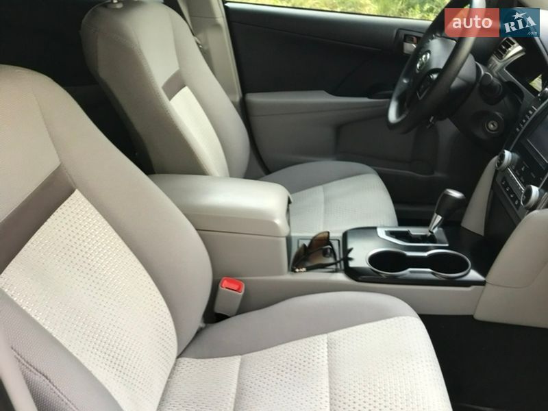 Седан Toyota Camry 2014 в Запорожье