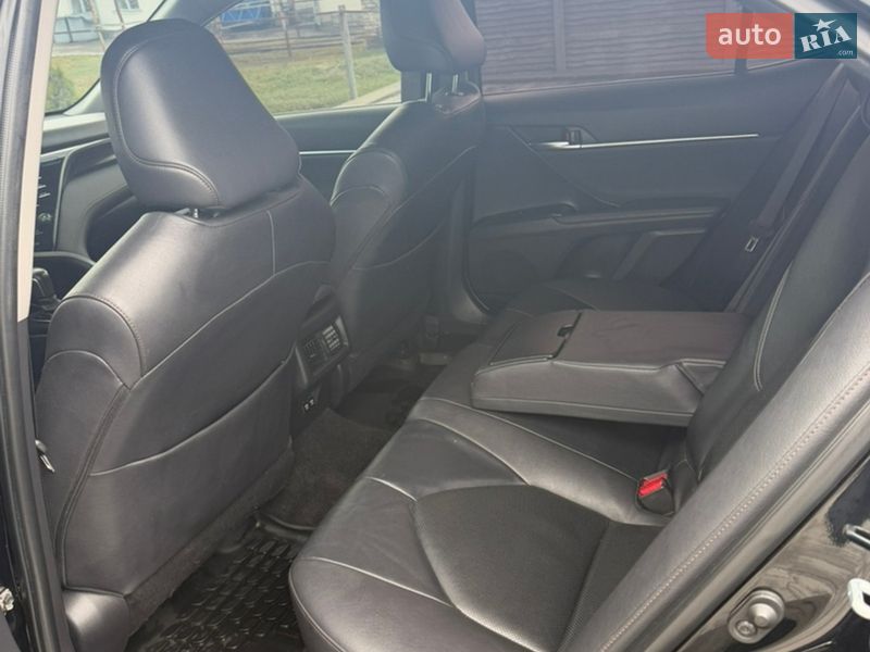 Седан Toyota Camry 2018 в Таращі