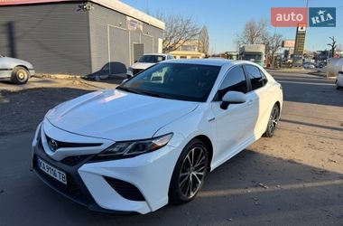 Седан Toyota Camry 2020 в Киеве