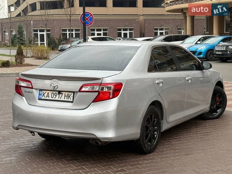 Седан Toyota Camry 2014 в Киеве
