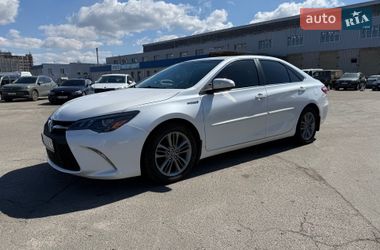 Седан Toyota Camry 2017 в Киеве