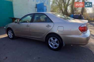 Седан Toyota Camry 2004 в Чернігові