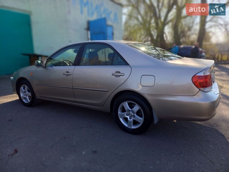Toyota Camry 2004