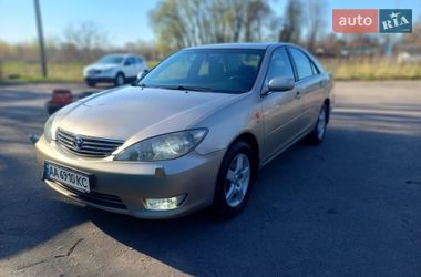 Седан Toyota Camry 2004 в Чернигове