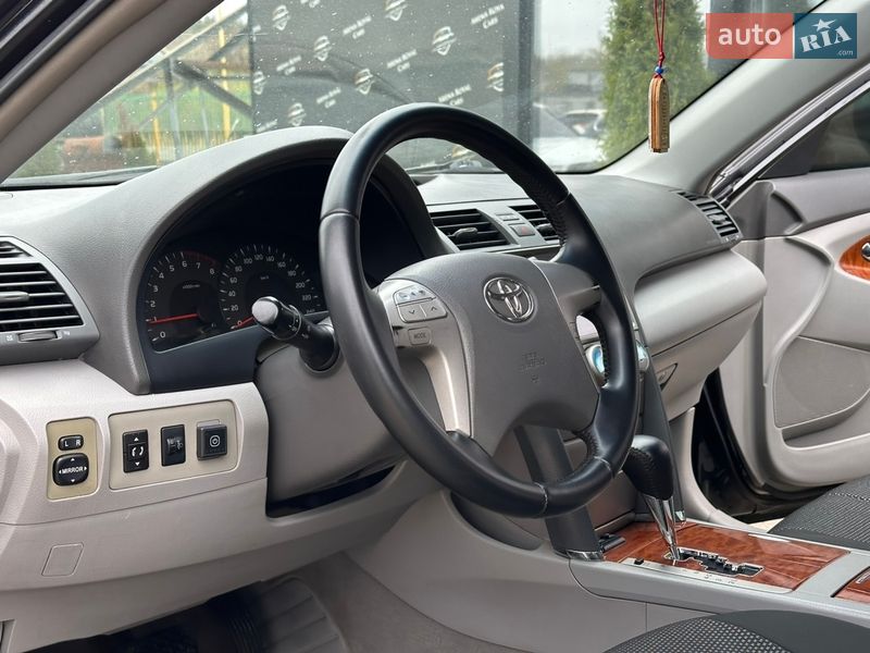 Седан Toyota Camry 2007 в Харькове