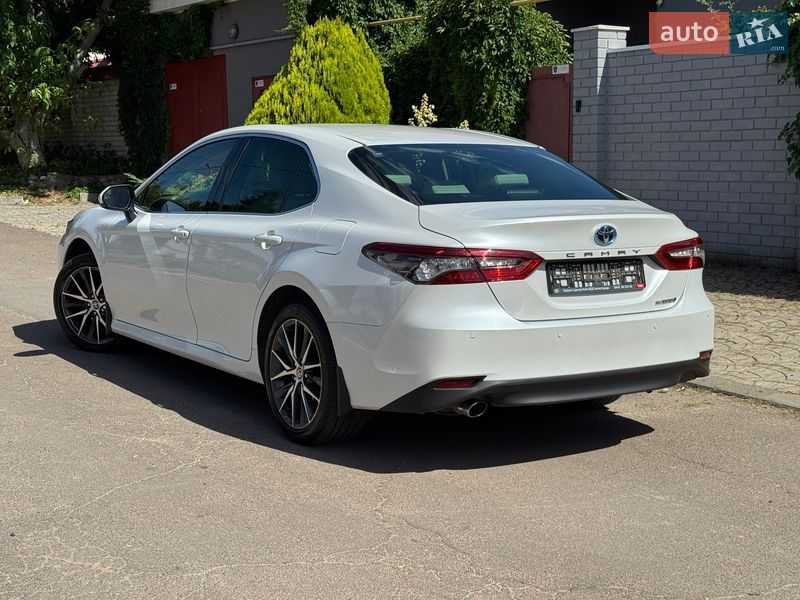 Седан Toyota Camry 2021 в Одессе