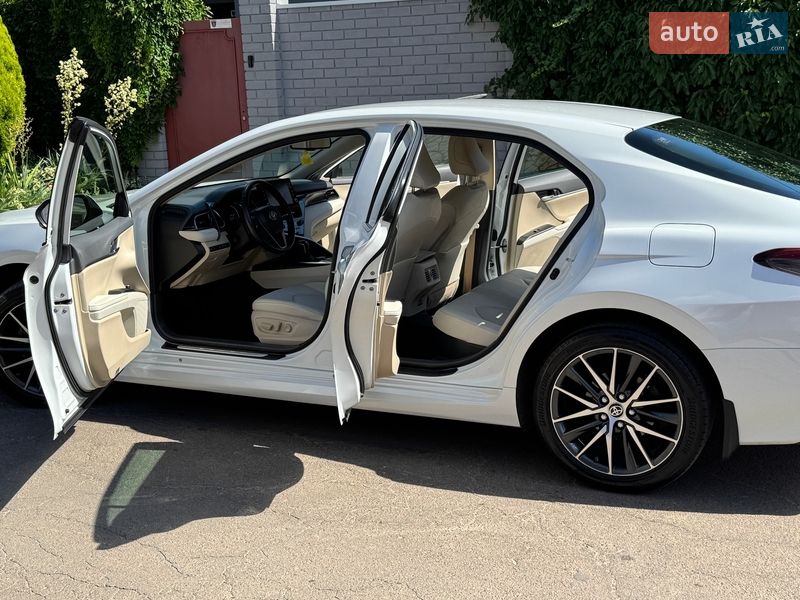Седан Toyota Camry 2021 в Одессе