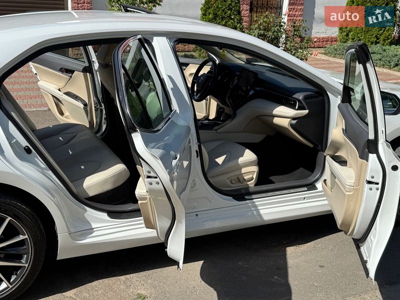 Седан Toyota Camry 2021 в Одессе