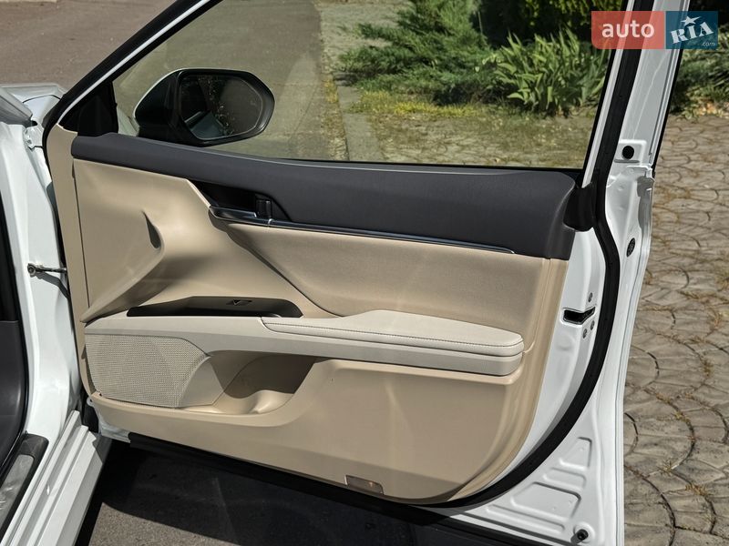 Седан Toyota Camry 2021 в Одессе